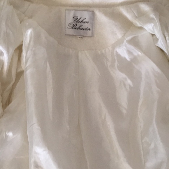 Urban Behavior Coat - Picture 5 of 6